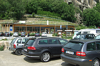 Parkplatz mit Bauernmarkt